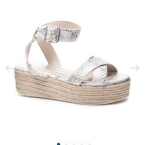 Chinese Laundry Wedges 🤩